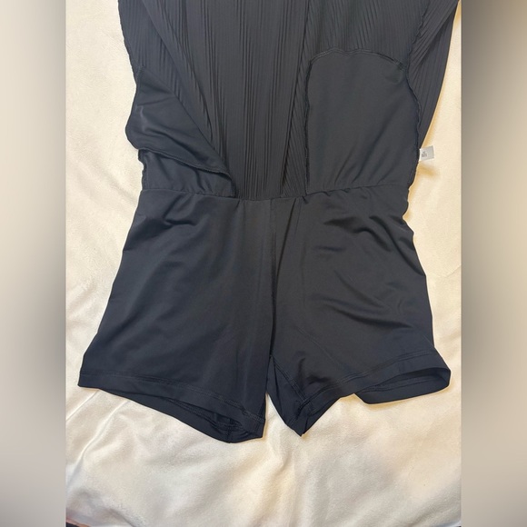 All in Motion Black Pleated Skater Mini Skirt - Picture 3 of 7